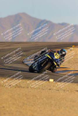 media/Dec-16-2023-CVMA (Sat) [[bb38a358a2]]/Race 13 Amateur Supersport Middleweight/